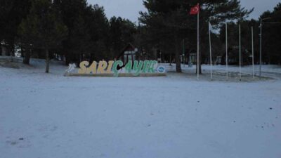 Manisa’nın Demirci ilçesinde sabah saatlerinden itibaren yüksek kesimlerde etkili olan