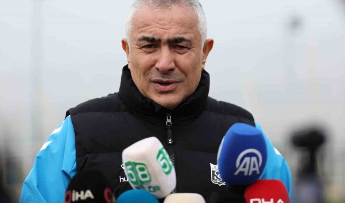 Özbelsan Sivasspor Teknik Direktörü Mehmet Altıparmak, devre arasında transfer yapmaları