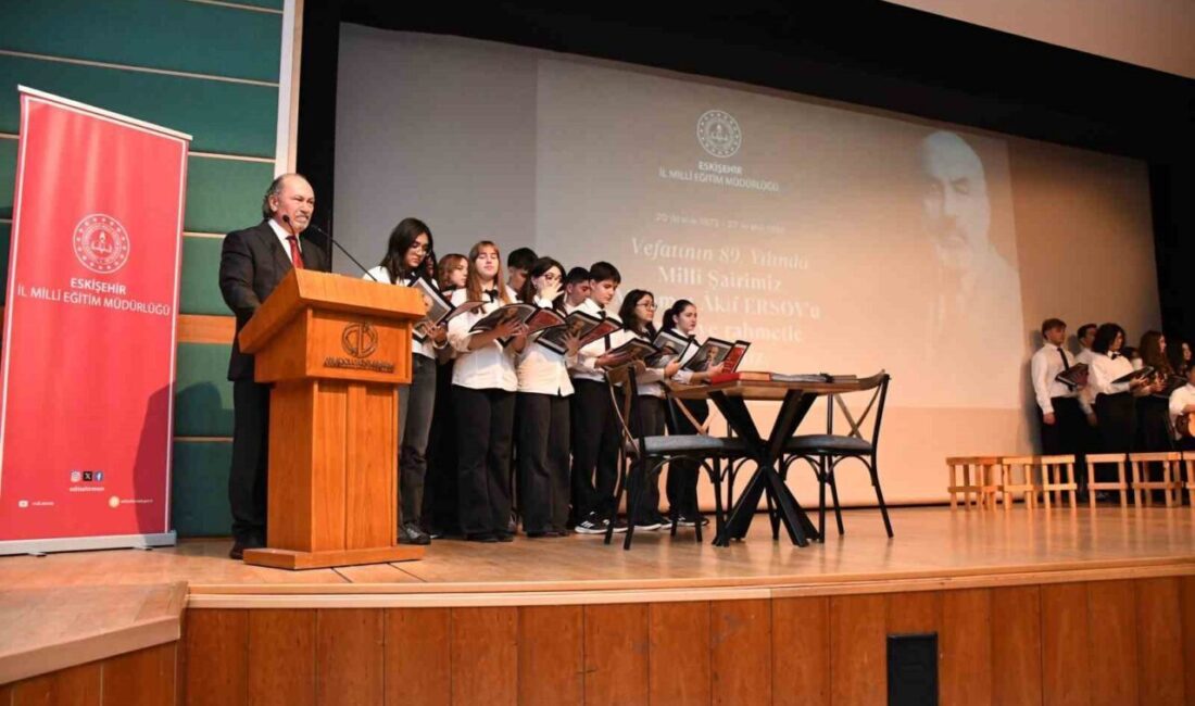 Eskişehir’de Atatürk Lisesi öğrencileri tarafından hazırlanan, ’İstiklal ve istikbal şairimiz