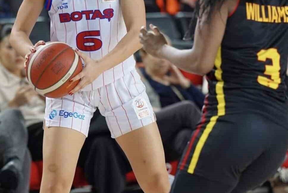 Türkiye Kadınlar Basketbol Süper Ligi maçında Melikgazi Kayseri Basketbol takımı