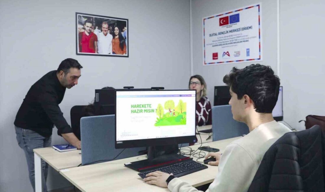 Mersin Büyükşehir Belediyesinin MERCEK Mesleki Eğitim Merkezleri bünyesinde açılan ‘Dijital