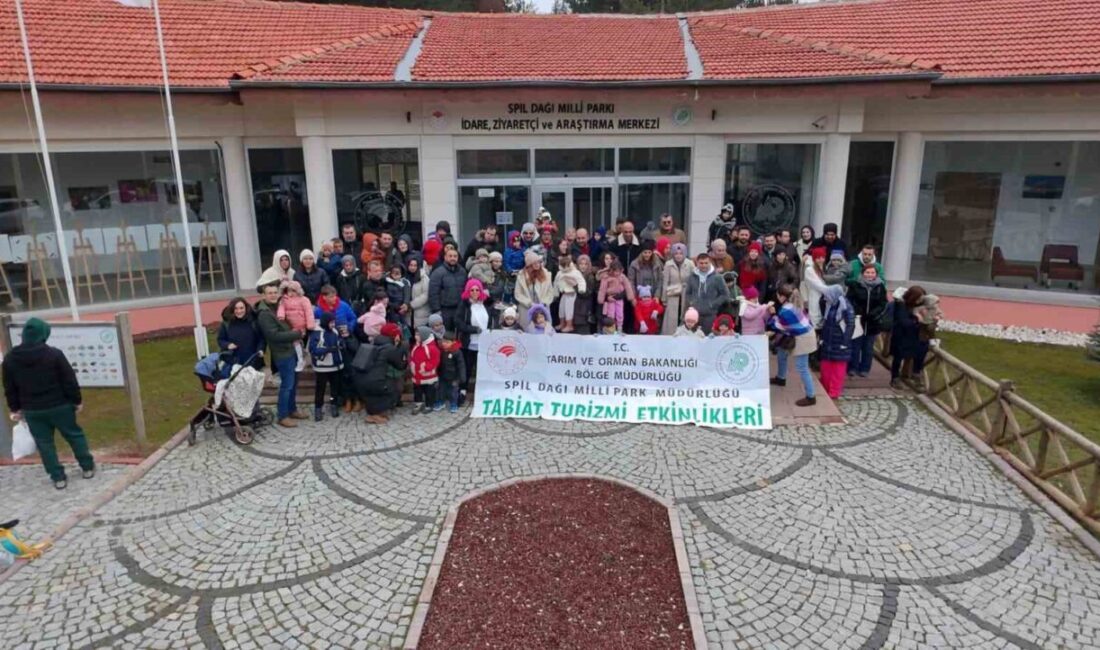Yeni yılın son pazarında düzenlenen doğa gezisinde anaokulu öğrencileri ve