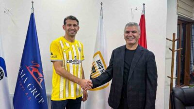 Muşspor, ligin ilk yarısında Menemen FK formasıyla 10 gole imza