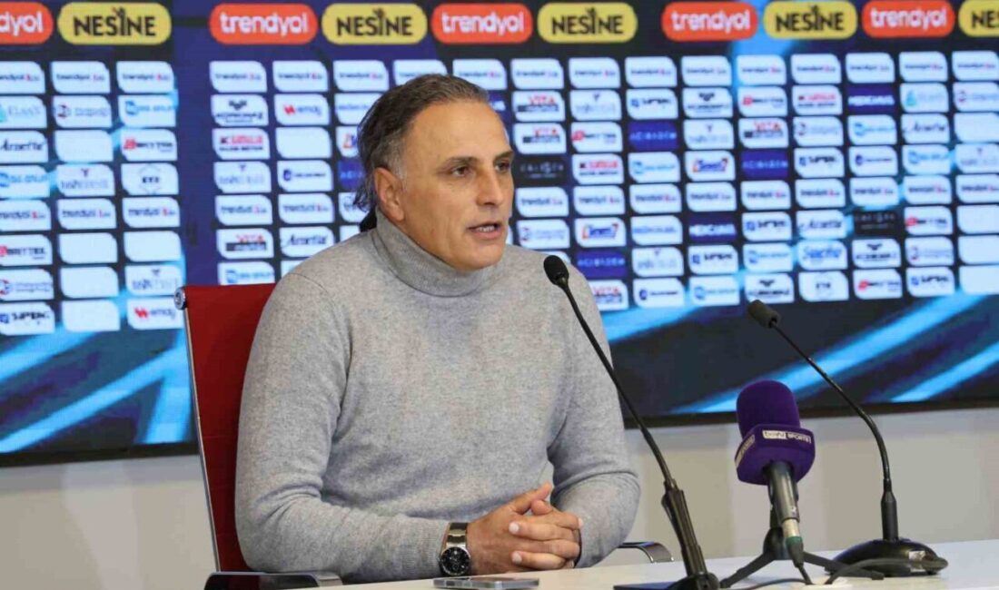 Bandırmaspor Teknik Direktörü Mustafa Gürsel, Sivasspor maçının ardından, “Şapkamızı önümüze