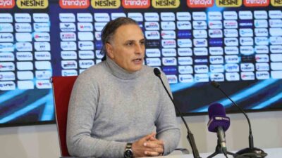 Bandırmaspor Teknik Direktörü Mustafa Gürsel, Sivasspor maçının ardından, “Şapkamızı önümüze