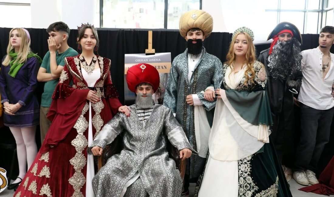 Sakarya’nın Karasu ilçesinde düzenlenen, “Roman Kahramanım Sensin” sergisinde 120 öğrenci,