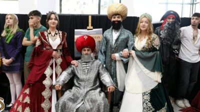 Sakarya’nın Karasu ilçesinde düzenlenen, “Roman Kahramanım Sensin” sergisinde 120 öğrenci,