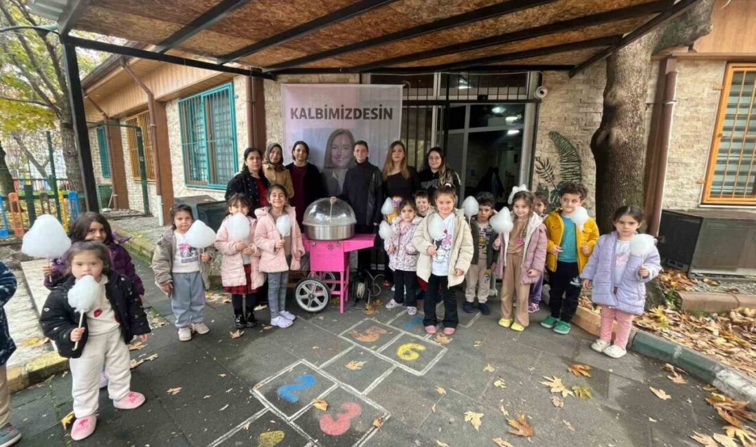 Yunusemre Belediyesi Kaynak Anaokulu öğretmenleri, merhum Manisa Büyükşehir Belediye Başkanı