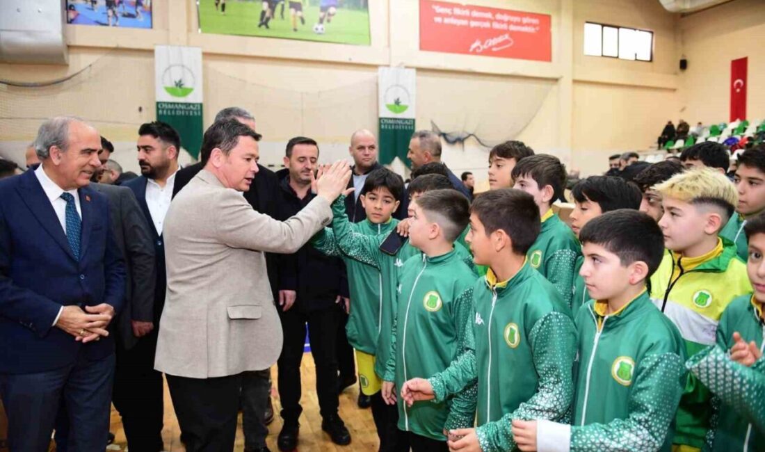 Osmangazi Belediyesi, amatör spor kulüplerine geniş çaplı bir malzeme yardımında