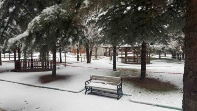 Ağrı’nın Patnos ilçesinde günlerdir beklenen kar yağışı etkisini gösterdi. Gece