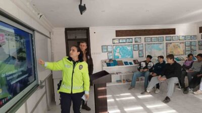Kırklareli’nin Pehlivanköy ilçesinde trafik bilincinin artırılması amacıyla lise öğrencilerine yönelik