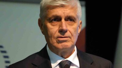 SAMSUN (İHA) – Prof. Dr. Tayfun Uzbay, aile kurumuna zarar