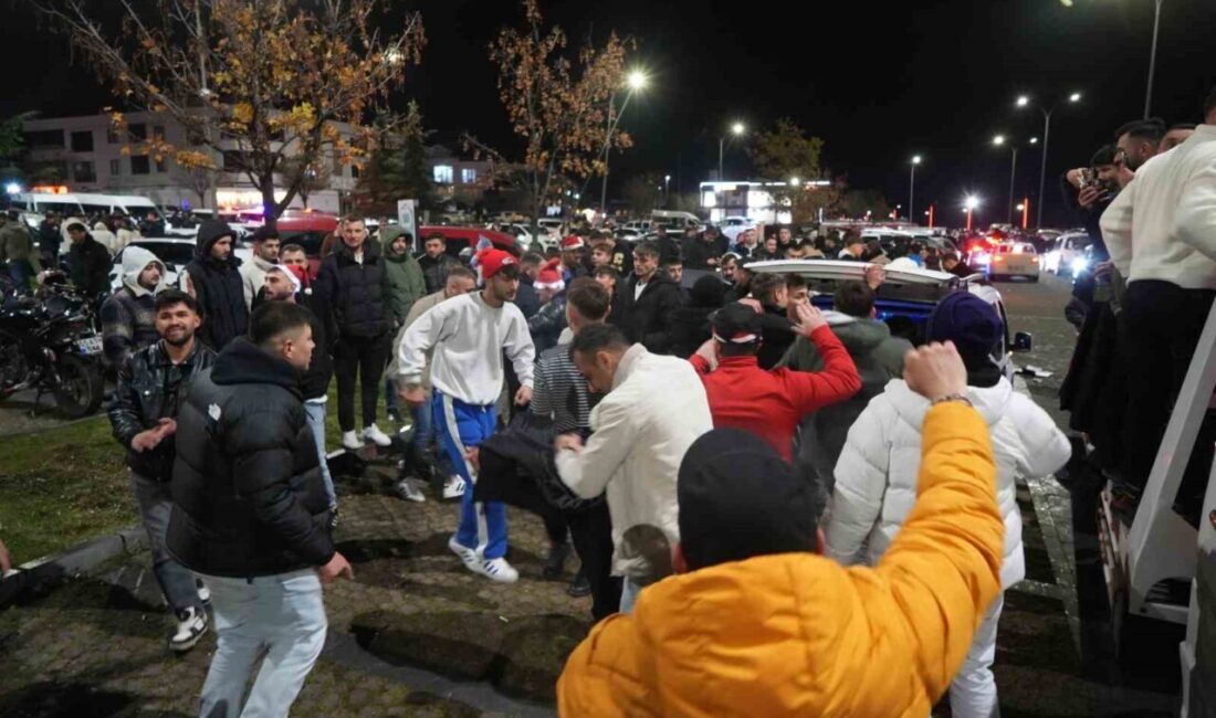 Samsun’un Atakum ilçesinde yüzlerce vatandaş, 2026 yılını coşkuyla karşıladı. Türkiye