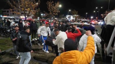 Samsun’un Atakum ilçesinde yüzlerce vatandaş, 2026 yılını coşkuyla karşıladı. Türkiye