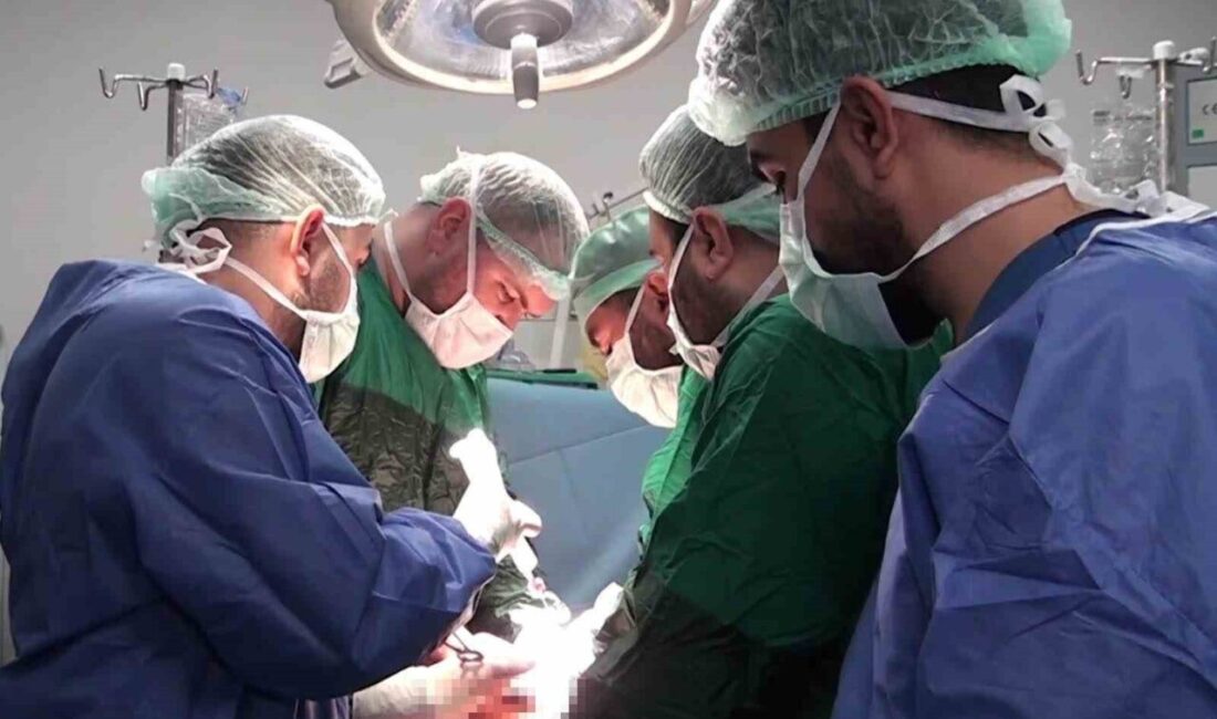 Şanlıurfa Balıklıgöl Devlet Hastanesi genel cerrahi kliniğinde gerçekleştirilen operasyonla bir
