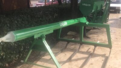 Manisa’nın Sarıgöl ilçesinde Ziraat Odası tarafından ekipmanları eksik olan çiftçilere