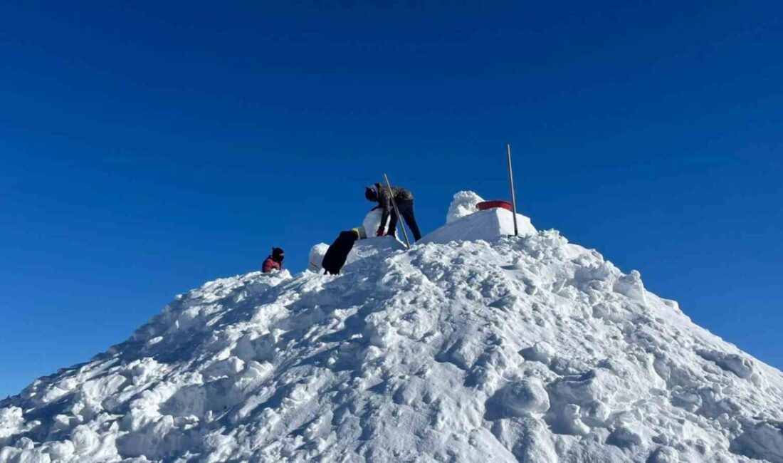 Kars’ta 111 yıl önce Sarıkamış Harekatı’nda şehit düşen askerler anısına