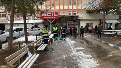 Gaziantep’te gece saatlerinden itibaren etkisini artıran kar yağışının ardından Şehitkamil
