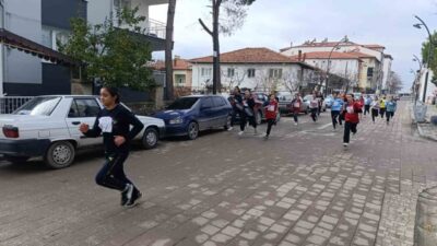 Manisa’nın Selendi ilçesinde İlçe Gençlik ve Spor Müdürlüğü tarafından düzenlenen