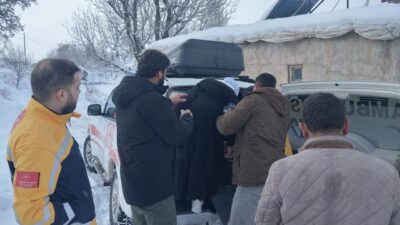 Siirt’in Şirvan ilçesinde iç kanama geçiren kadın, ekiplerin karlı yolu