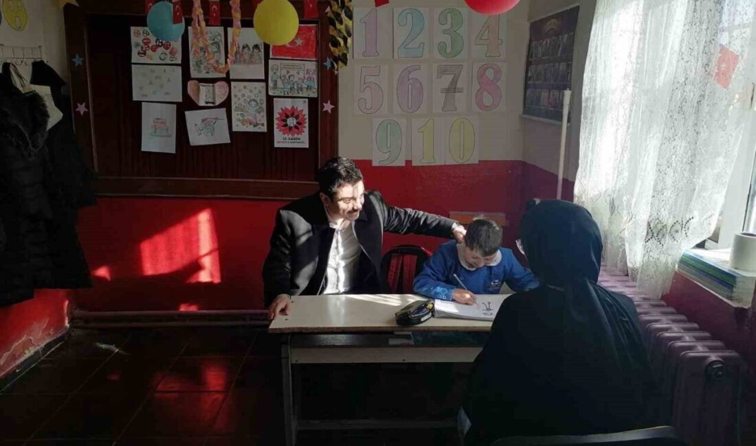 Susuz Kaymakamı Muhammed Emin Tutal, eğitim kurumlarına yönelik ziyaretlerini sürdürüyor.