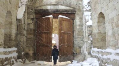 Soğuk ve karın en çok yakıştığı şehirlerden Sivas’ta yağan karla
