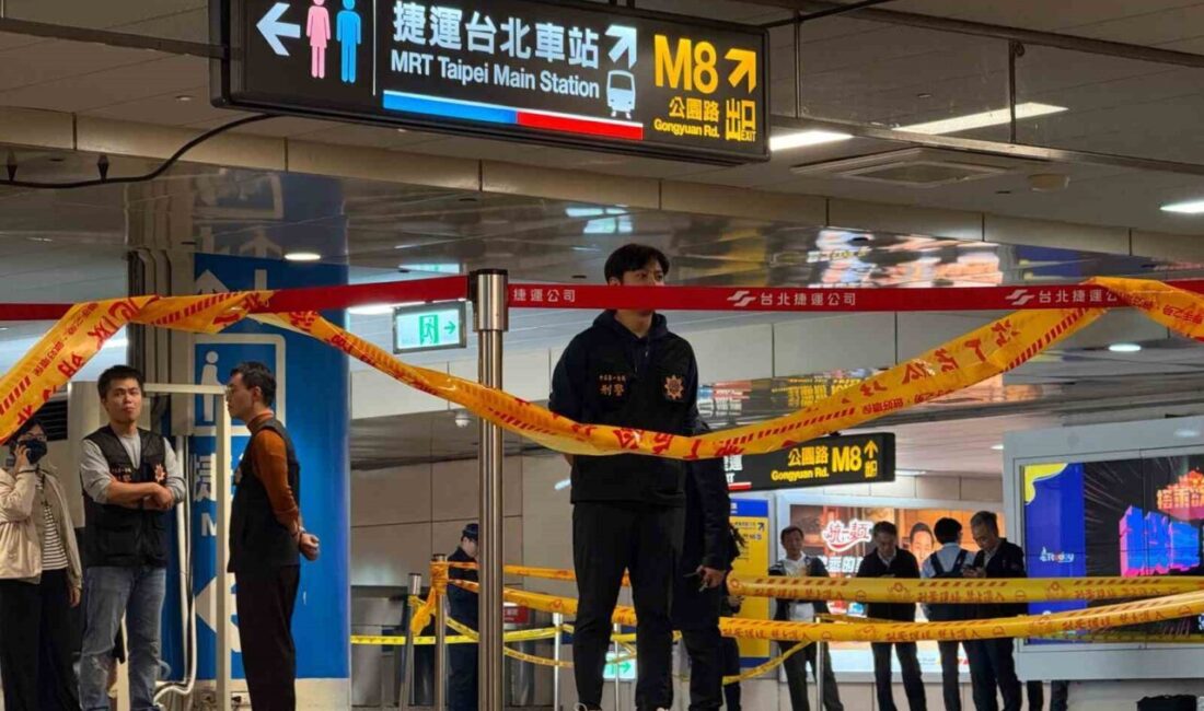 Tayvan’ın başkenti Taipei’de bir metro istasyonunda düzenlenen sis bombalı ve