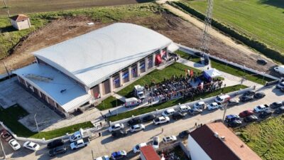 Tekirdağ’ın Ergene ilçesinde yapımı tamamlanan Ergene Spor Salonu, düzenlenen törenle