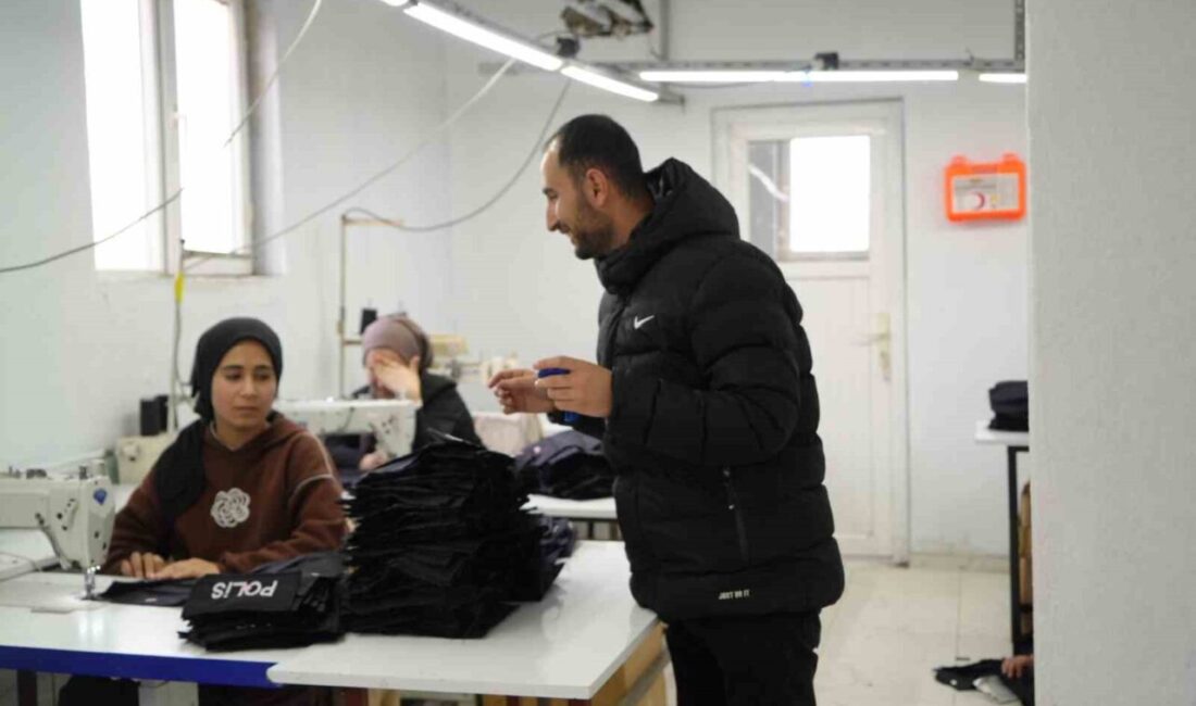 Metropoldeki yaşamını bırakarak Muş’un Kırköy beldesine dönen genç girişimci İsmail