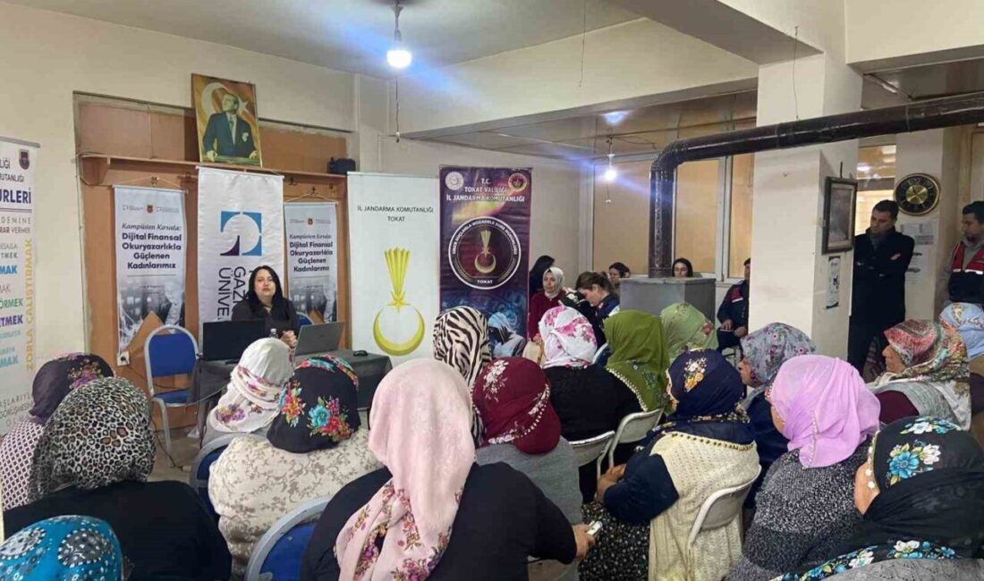 Tokat Gaziosmanpaşa Üniversitesi tarafından düzenlenen eğitimde kırsalda yaşayan kadınlara dijital