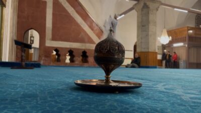 Tokat’ta vakıf camilerinde Regaip Kandili’nde Osmanlı’dan miras kalan güzel koku