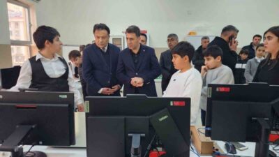 Tunceli’de düzenlenen “Bilim ve Sanat Şenliği” renkli görüntülere sahne oldu.