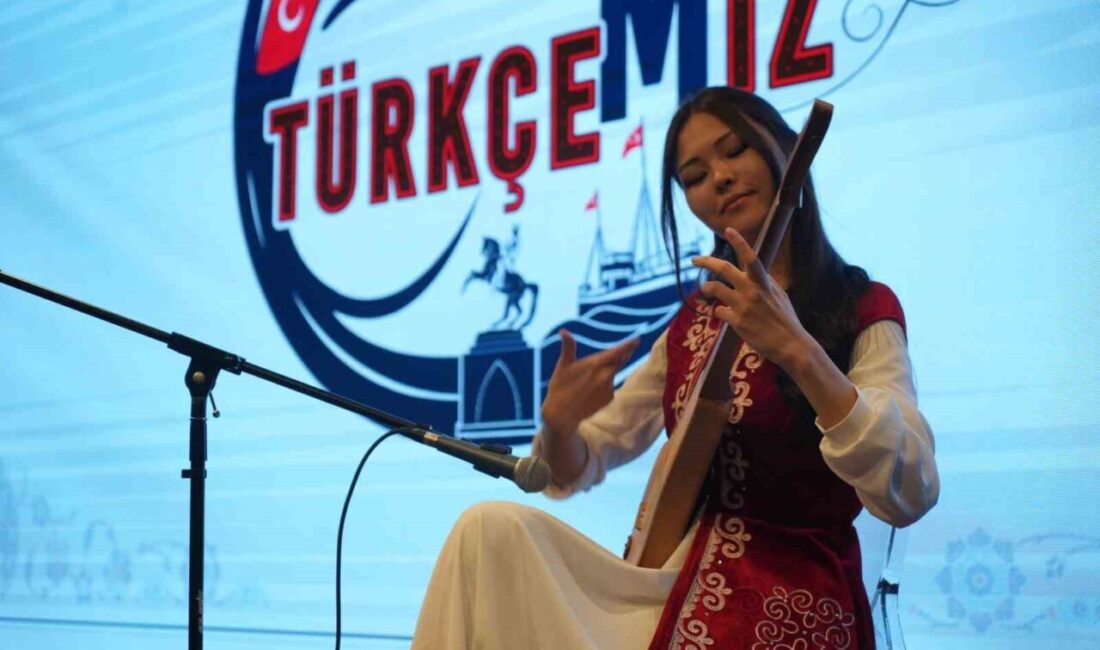 “Dünya Türk Dili Ailesi Günü”, Samsun’da uluslararası nitelikte düzenlenen renkli