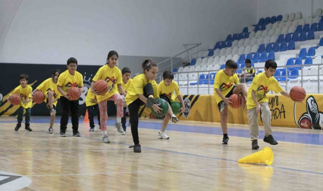 Mersin Büyükşehir Belediyesi tarafından yıl boyunca sürdürülen ücretsiz basketbol kursları,