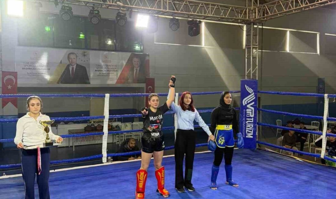 Bitlis’in Tatvan ilçesinde düzenlenen Muaythai Uluslararası Profesyonel Müsabakaları’nda Tuncelili sporcular