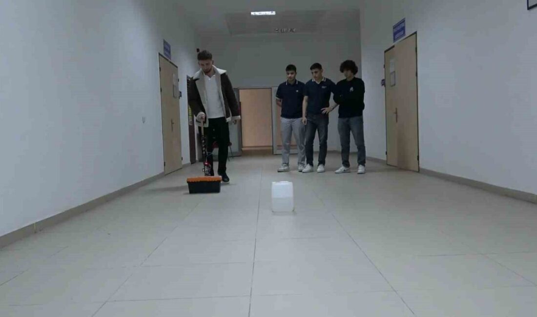 Sinop’ta üniversite öğrencileri, görme engelli bireylerin günlük yaşamda karşılaştıkları zorluklara