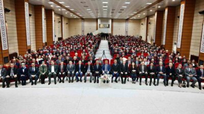 Erzincan Valisi Hamza Aydoğdu, eğitim yöneticileriyle bir araya gelerek gençliğin