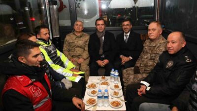 Bitlis Valisi Ahmet Karakaya, yeni yıl dolayısıyla vatandaşların huzur ve