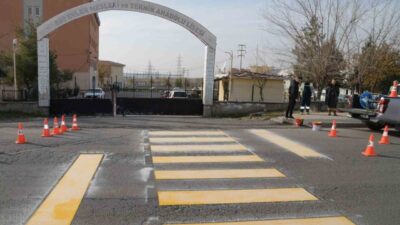 Diyarbakır Büyükşehir Belediyesi, “Yerinde Çözüm” çalışmaları kapsamında kent genelinde vatandaşlardan