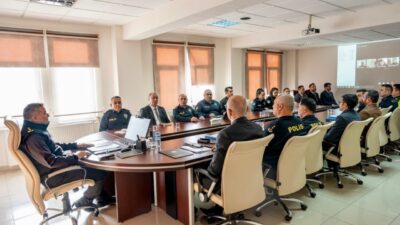 Bilecik’te yılbaşı süresince alınacak tedbirlere ilişkin emniyette güvenlik masası kuruldu.