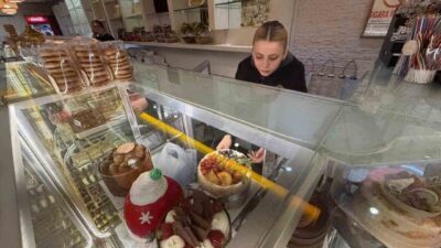 Zonguldak’ın Çaycuma ilçesinde yılbaşı alışverişine tatlı bir heyecan eklendi. Yeni