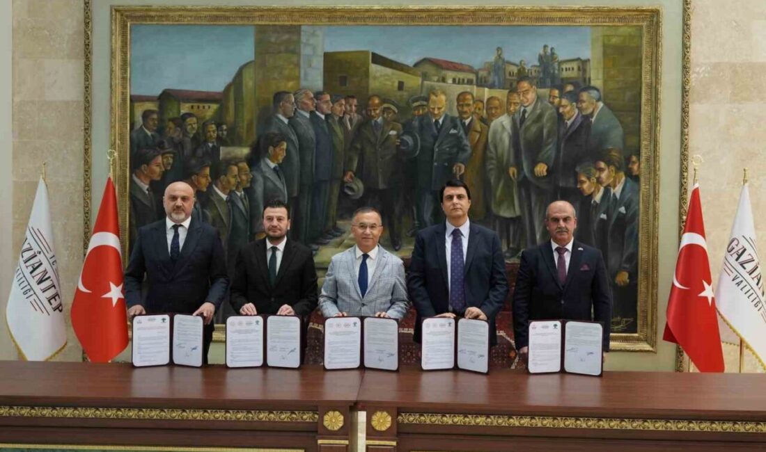 Şehitkamil Belediye Başkanı Umut Yılmaz, ilkokul, ortaokul ve lise öğrencilerine