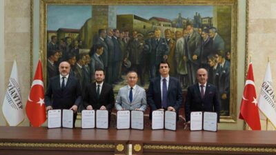 Şehitkamil Belediye Başkanı Umut Yılmaz, ilkokul, ortaokul ve lise öğrencilerine