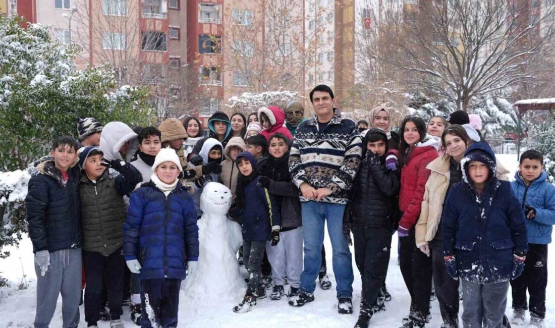 Şehitkamil Belediye Başkanı Umut Yılmaz, yayımladığı yeni yıl mesajında 2026