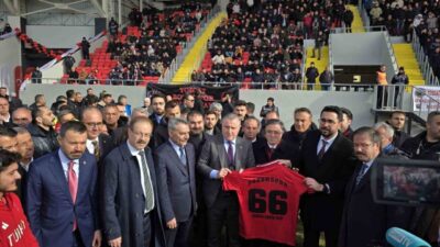 Yapımı tamamlanan Yozgat Şehir Stadyumu, Gençlik ve Spor Bakanı Osman