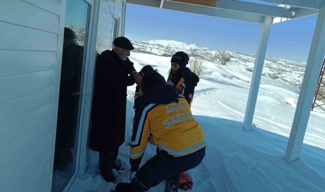 Tunceli’de bir köyde rahatsızlanan 77 yaşındaki hasta için sağlık ekipleri