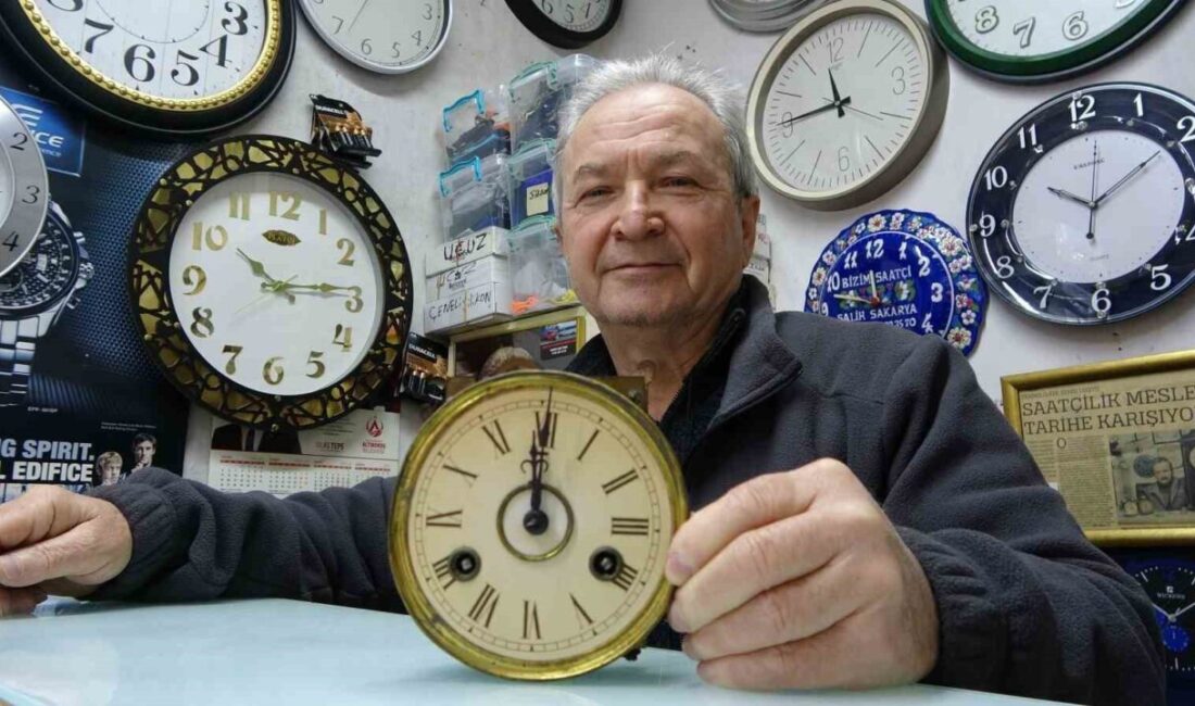 Ordu’da bir saatçi, 40 yıl önce açtığı 10 metrekarelik iş