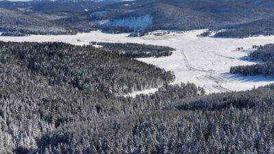 Bolu’nun güneydoğusunda Kartalkaya yolu üzerinde bulunan 14 köy yaylasından oluşan