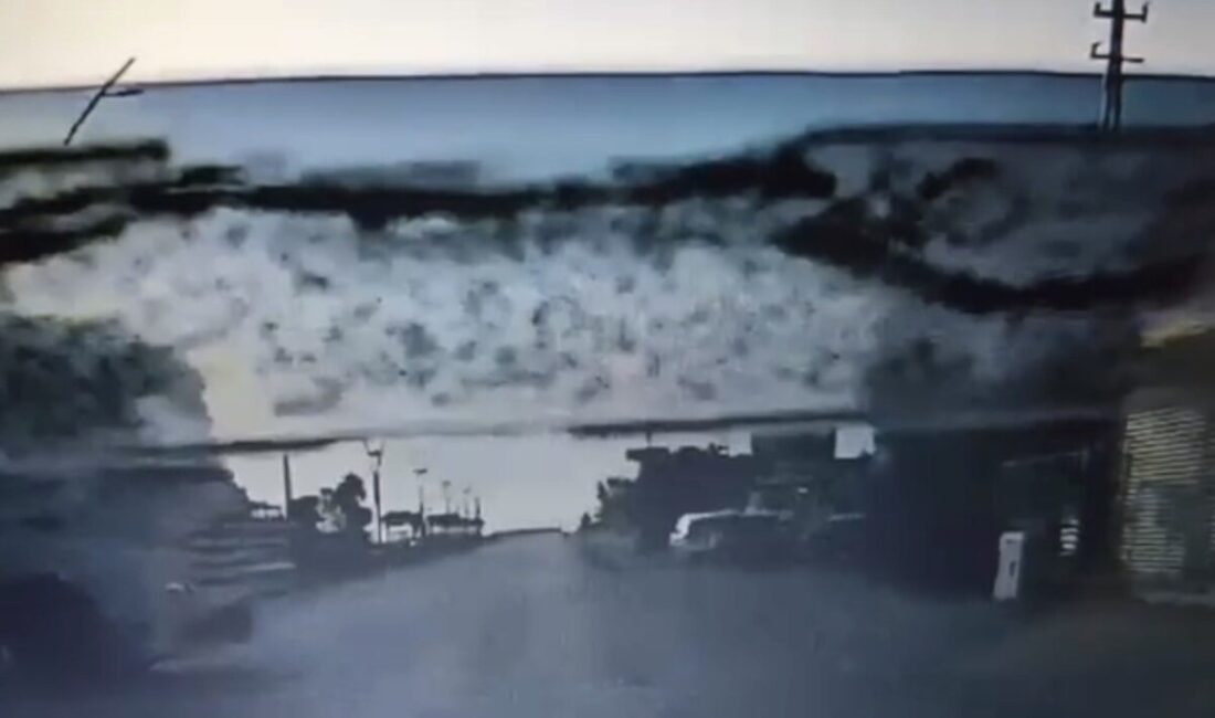 Hatay’ın Arsuz ilçesinde 18 kişinin yaralandığı 5 araçlı zincirleme kaza,