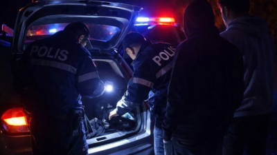 Yozgat’ın Yerköy içesinde Yılbaşı denetimi yapan Narkotik Büro Amirliği ile